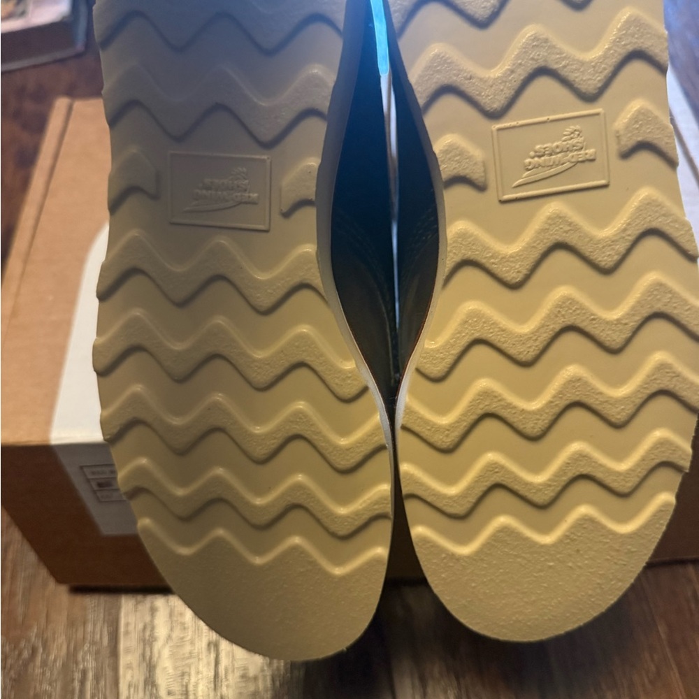 Red Wing NWT Woman’s 6” classic Moc Army Green - Picture 9 of 9